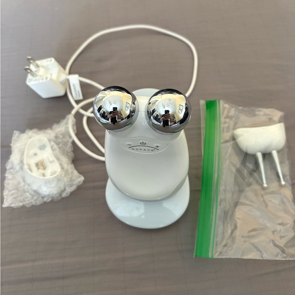 Never used NuFace Trinity Pro Facial Toning Device - Picture 6 of 16